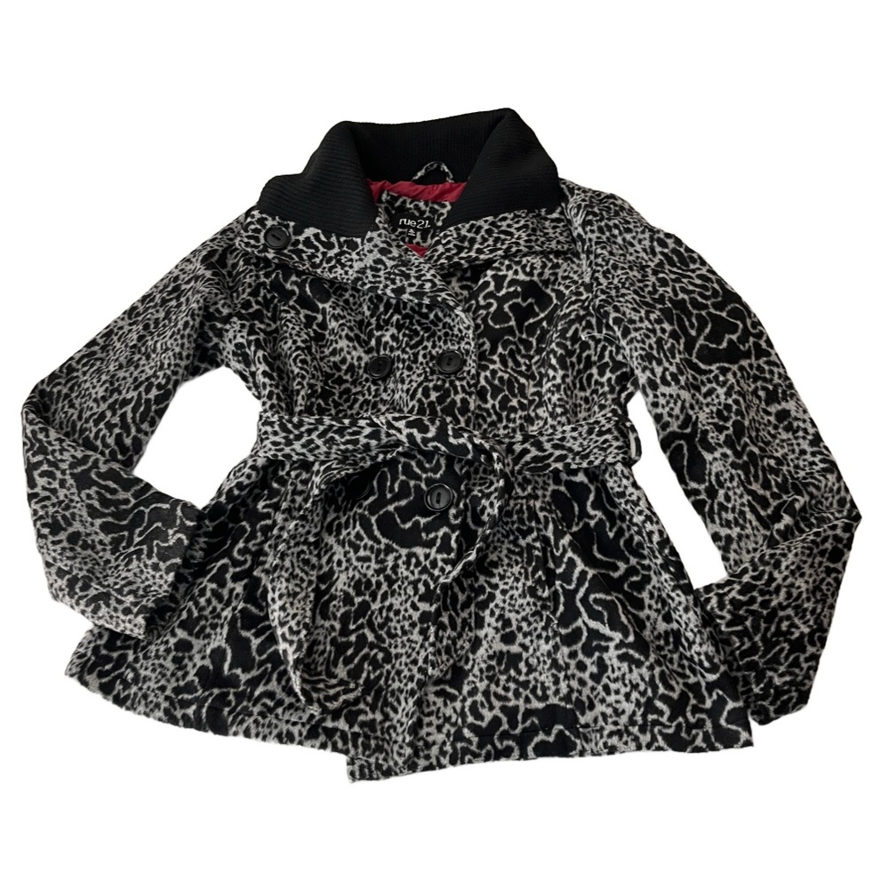 Rue21 Gray and Black Animal‎ Print Button Front Jacket